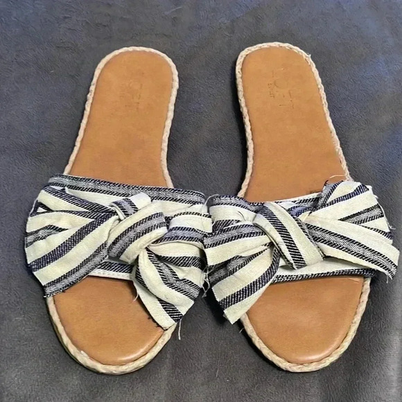 💛💙Loft outlet sandals - Picture 1 of 4